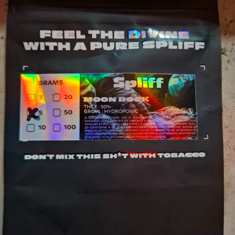 Click to view full screen Avaliação de cliente Moon Rock com foto - Spliff